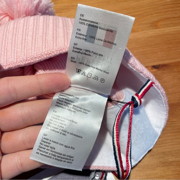 PERFECT MOMENT Patch Beanie Pure Pink NWT 100% Extrafine Merino Wool Pom Pom Hat - Picture 11 of 16